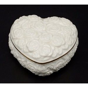 Lenox Heart Shaped Trinket Box Porcelain Cream Flowers Roses Gold Trim Vanity